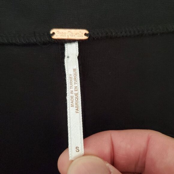 Free People 'Looking Back' Lace-Up Top - size Small in Black - Picture 12 of 13